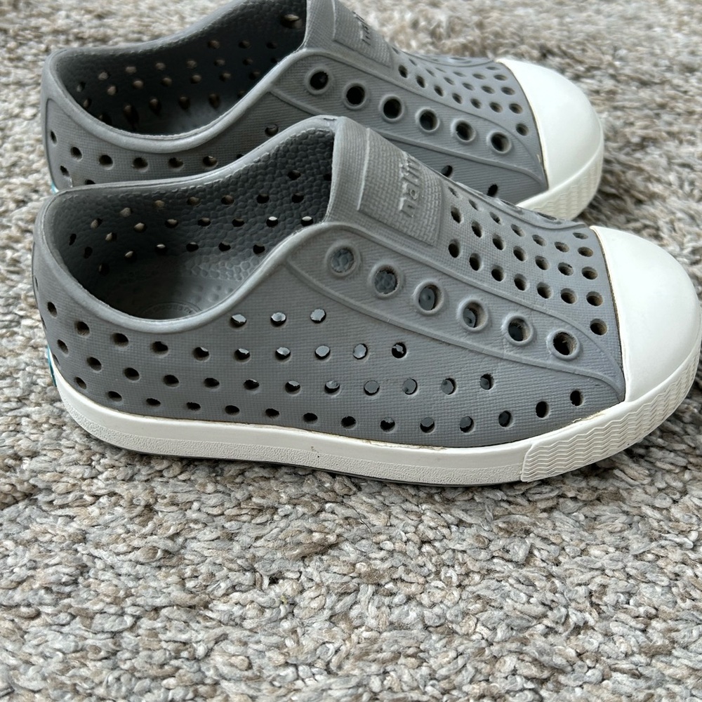 Lightly worn toddler Natives